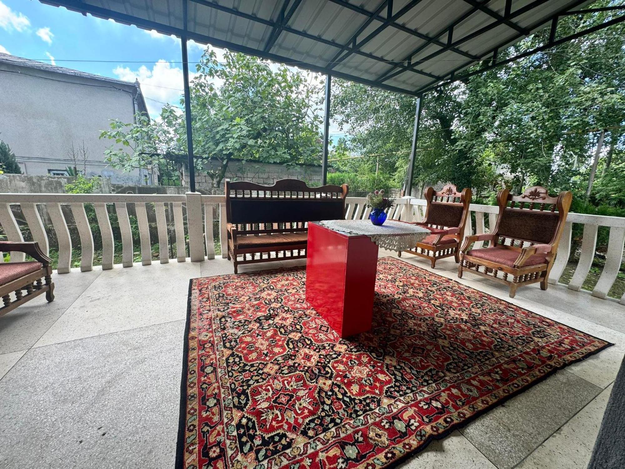 Zara-Guest House Zugdidi Extérieur photo